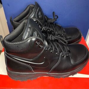 Nike Black Men's Manoa Boots